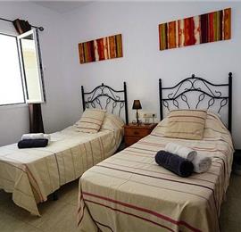 4 Bedroom Villa with Pool in Costa Teguise, Sleeps 6-8